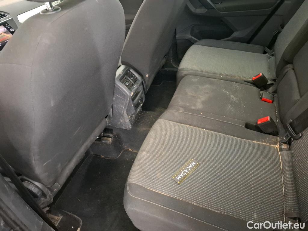  Volkswagen  Tiguan VOLKSWAGEN  / 2020 / 5P / SUV 1.5 TSI 150 BMV6 Business #77