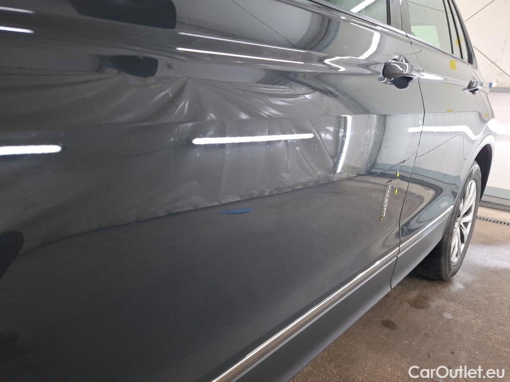  Volkswagen  Tiguan VOLKSWAGEN  / 2020 / 5P / SUV 1.5 TSI 150 BMV6 Business #64