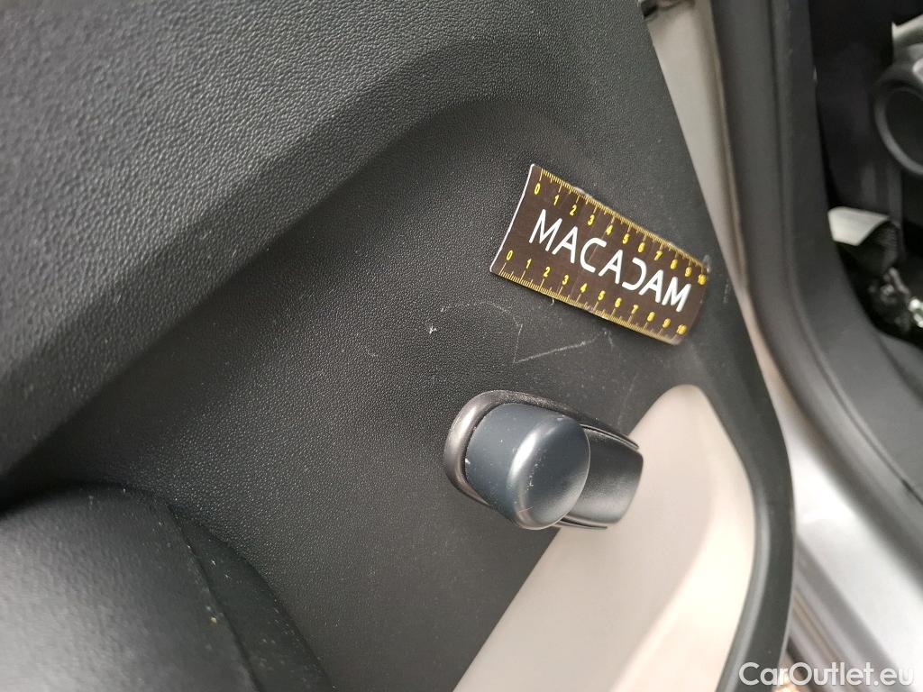  Citroen  C3 CITROEN  Société / 2020 / 5P / Berline PureTech 83 S&S BVM Feel Nav #4