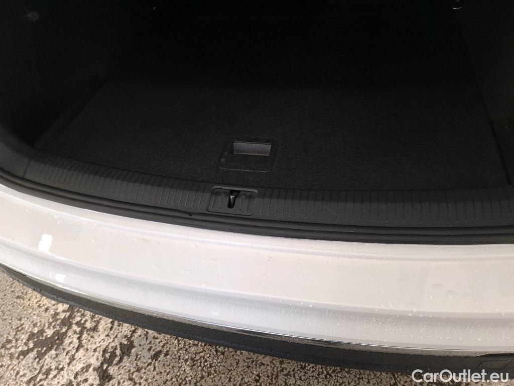  Volkswagen  Tiguan VOLKSWAGEN  / 2020 / 5P / SUV 2.0 TDI 150 DSG7 Life Business #3