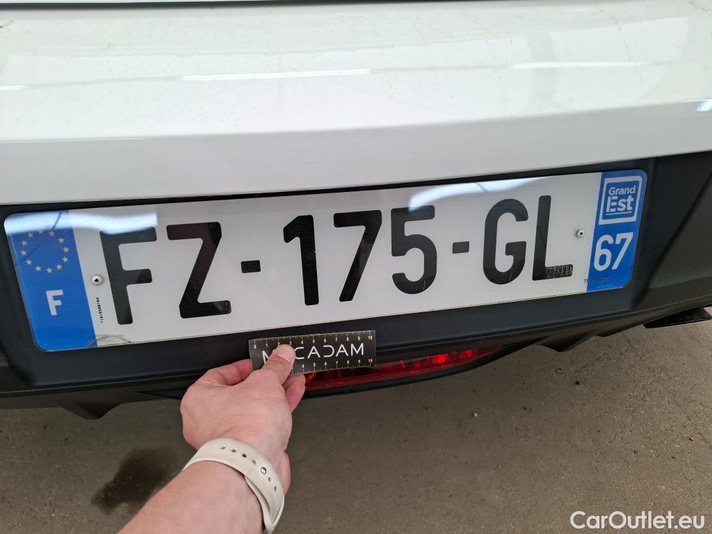  Peugeot  208 PEUGEOT  Affaire / 2019 / 5P / Berline 1.5 BlueHDi 100 S&S Premium Pack #10