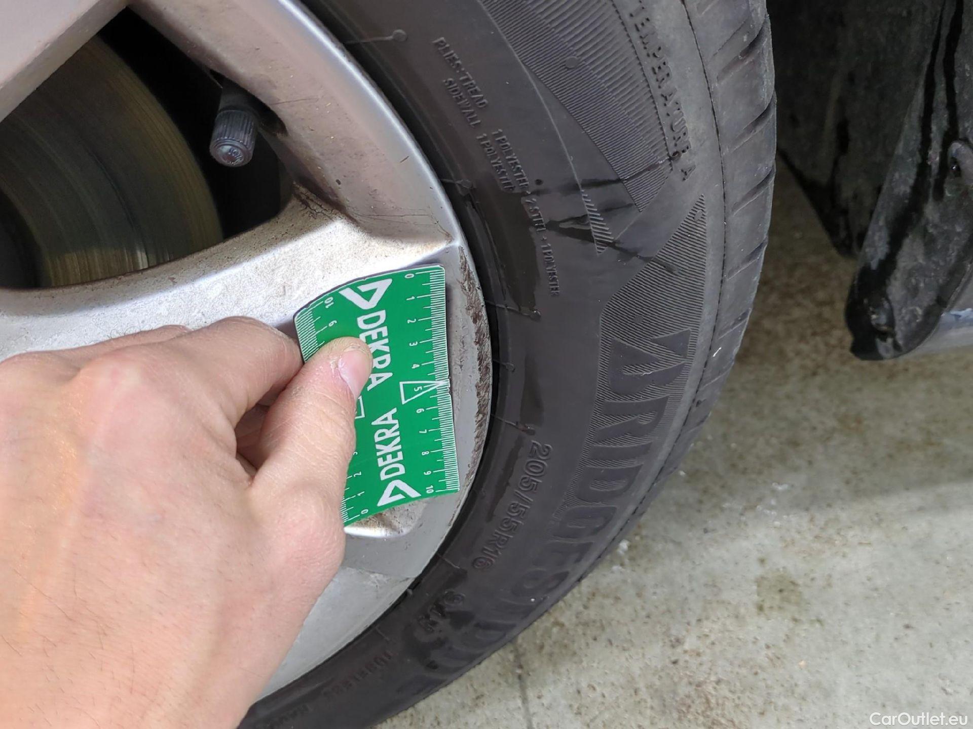  Seat  Leon  Sportstourer / 2020 / 5P / Break 1.0 eTSI 110 DSG S&S Style Business / TRANSFO VP/VF #4