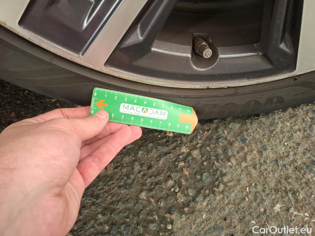  Bmw  Serie 1 BMW Série 1 / 2019 / 5P / Berline 116i DKG7 Business Design #17