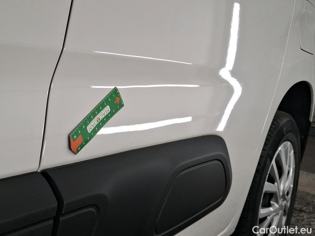  Citroen  Berlingo  Live M 1.2 PureTech 110 - 7 Places #12
