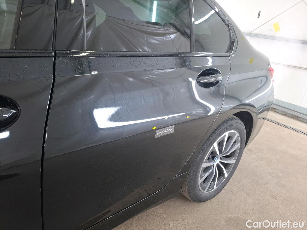  Bmw  Serie 3 BMW Série 3 Berline / 2022 / 4P / Berline 320e 204ch Business Design BVA8 Hybride #16