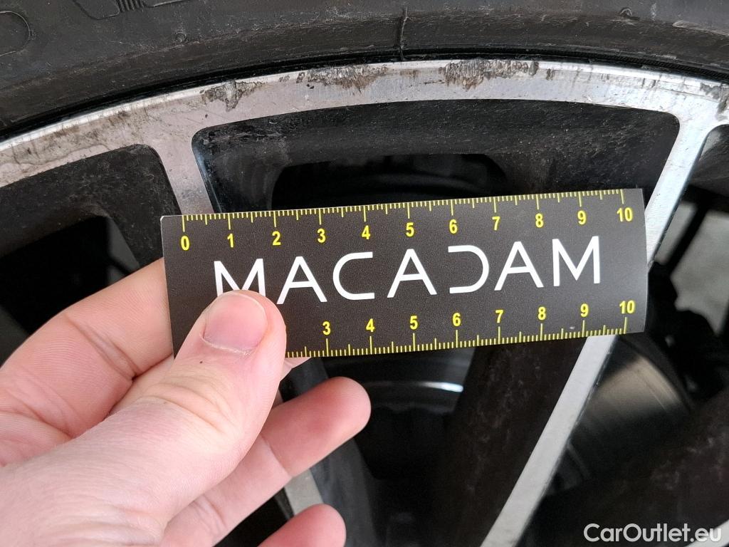  Mercedes  E-Klasse MERCEDES-BENZ Classe E Berline / 2020 / 4P / Berline 2.0 E 220 D AMG LINE AUTO #23