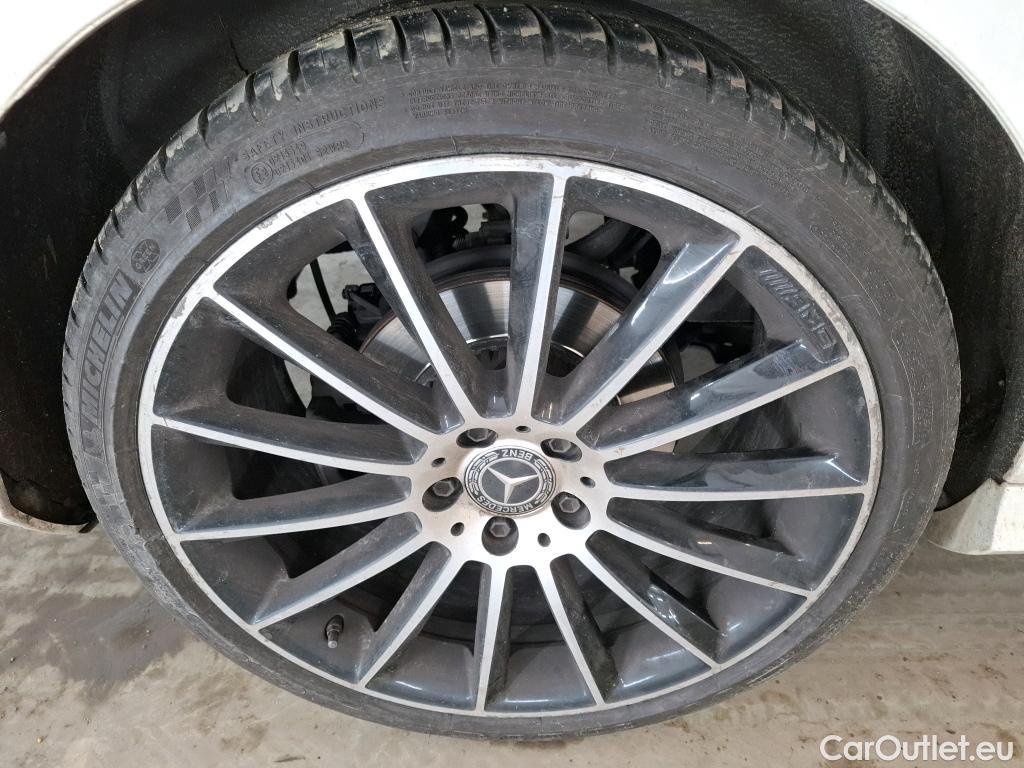  Mercedes  E-Klasse MERCEDES-BENZ Classe E Berline / 2020 / 4P / Berline 2.0 E 220 D AMG LINE AUTO #26