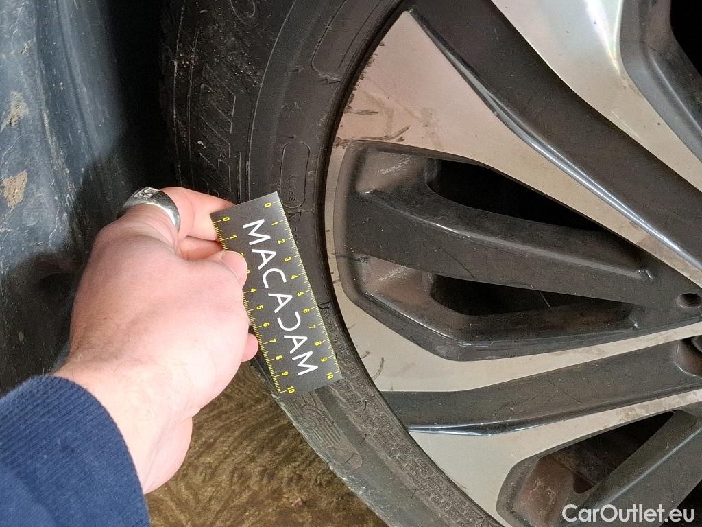  Mercedes  G-Klasee MERCEDES-BENZ GLC / 2019 / 5P / SUV GLC 300 e Business Line 4Matic #12