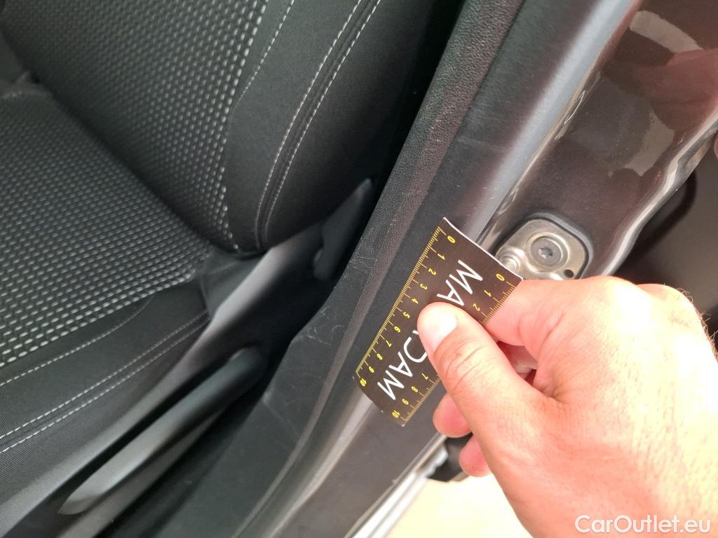  Peugeot  208  Allure Business 1.6 HDi 100CV BVM5 E6 #14