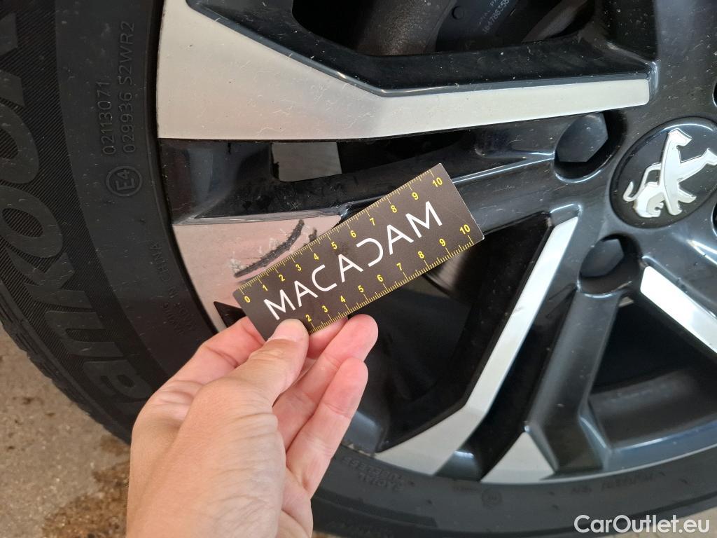  Peugeot  2008  Allure 1.2 PureTech 100CV BVM6 E6d #17