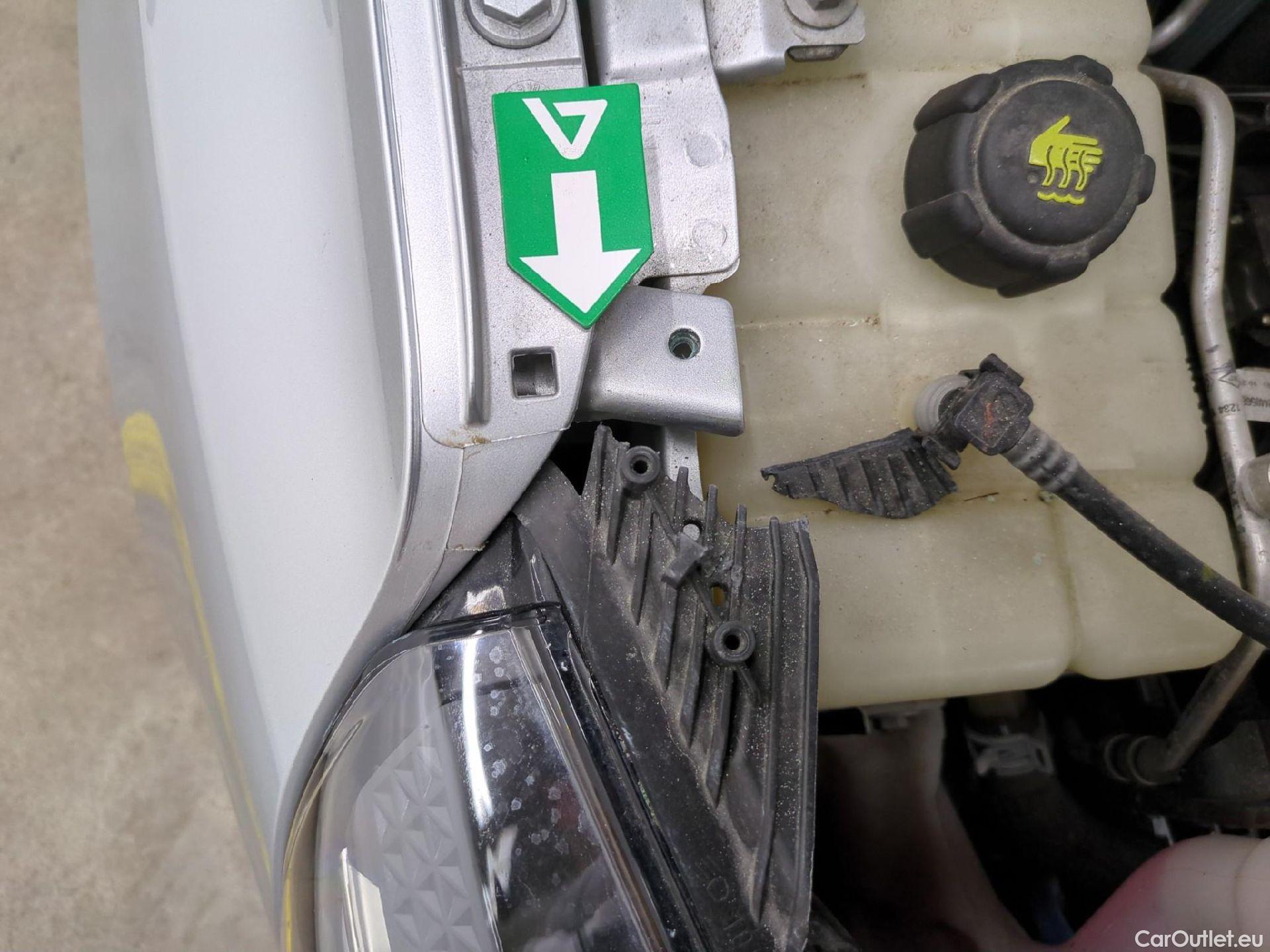  Renault  Megane  IV Berline 5pt. Business 1.5 dCi 115CV BVA7 E6d #31