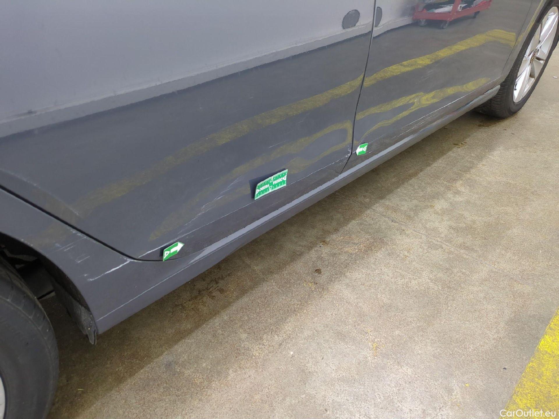  Volkswagen  Golf  / 2020 / 5P / Berline 2.0 TDI SCR 115 DSG7 LIFE BUSINESS #4