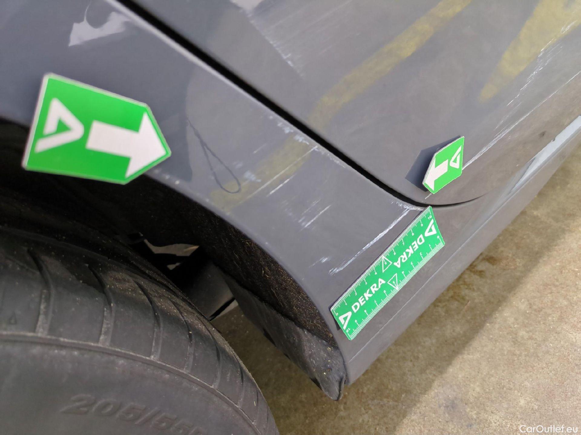  Volkswagen  Golf  / 2020 / 5P / Berline 2.0 TDI SCR 115 DSG7 LIFE BUSINESS #1