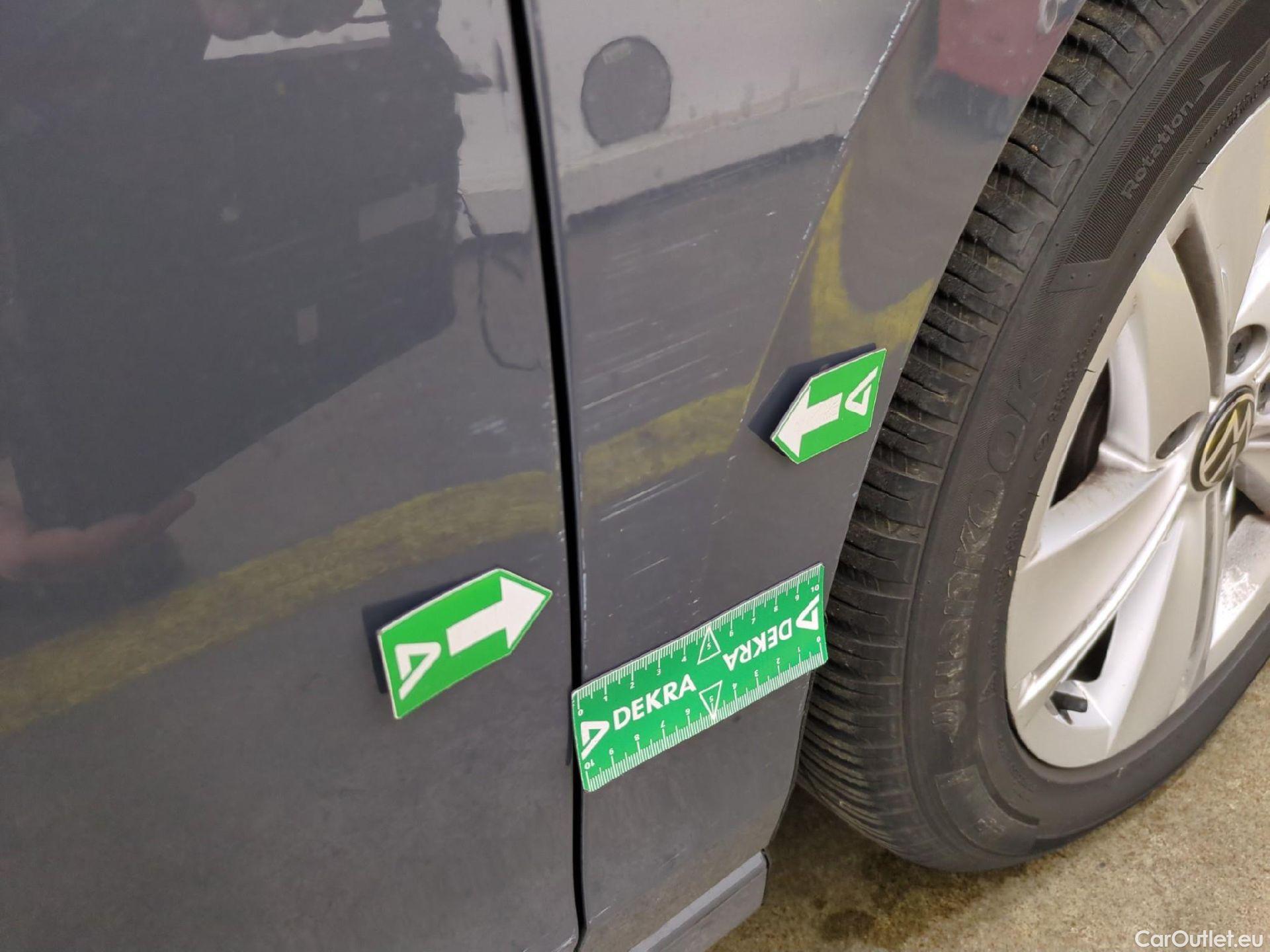  Volkswagen  Golf  / 2020 / 5P / Berline 2.0 TDI SCR 115 DSG7 LIFE BUSINESS #7