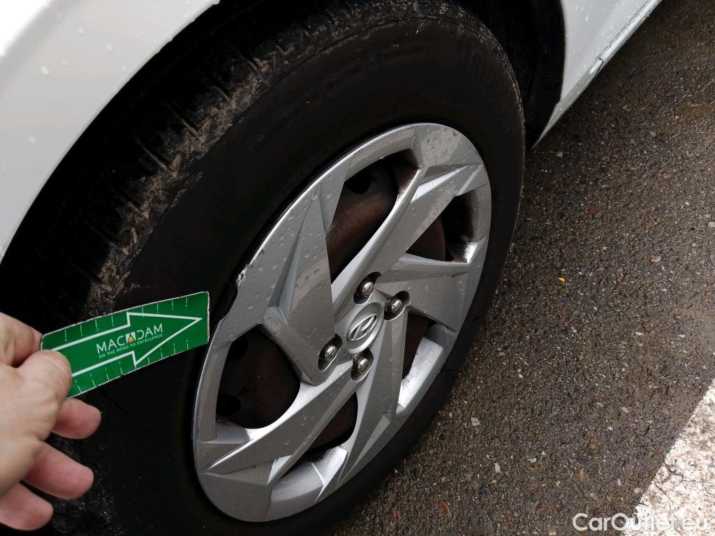  Hyundai  i20 HYUNDAI  / 2020 / 5P / berlina con portón 1.0 TGDI 74kW (100CV) 48V Essence #18