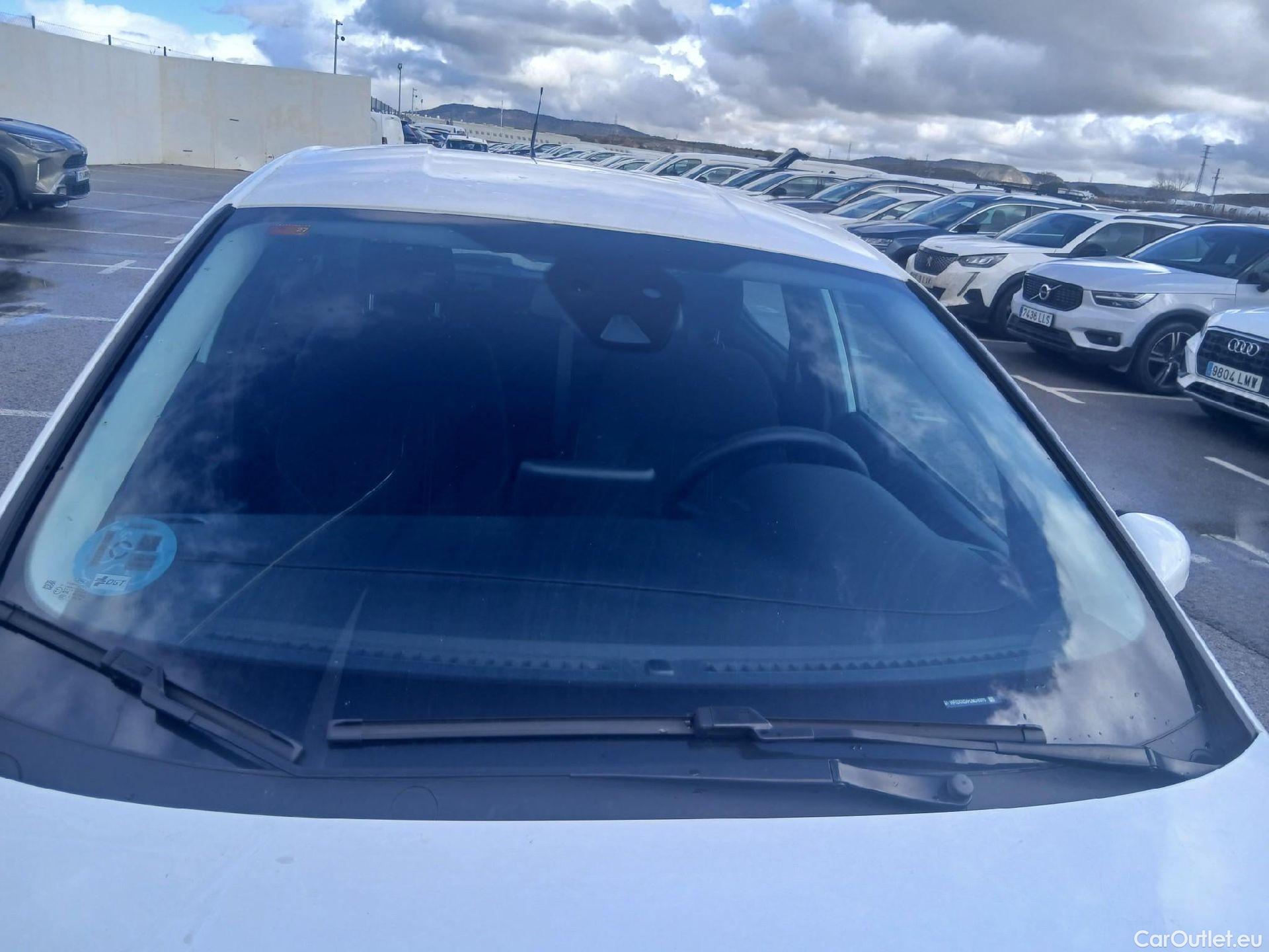  Ford  Fiesta FORD  / 2017 / 5P / berlina con portón 1.0 EcoBoost 70kW (95CV) Trend S/S 5p #17