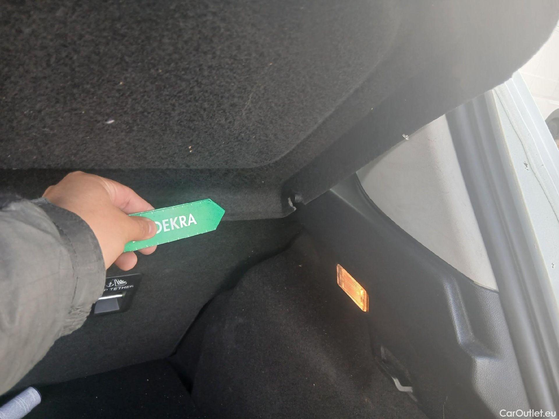  Ford  Fiesta FORD  / 2017 / 5P / berlina con portón 1.0 EcoBoost 70kW (95CV) Trend S/S 5p #1