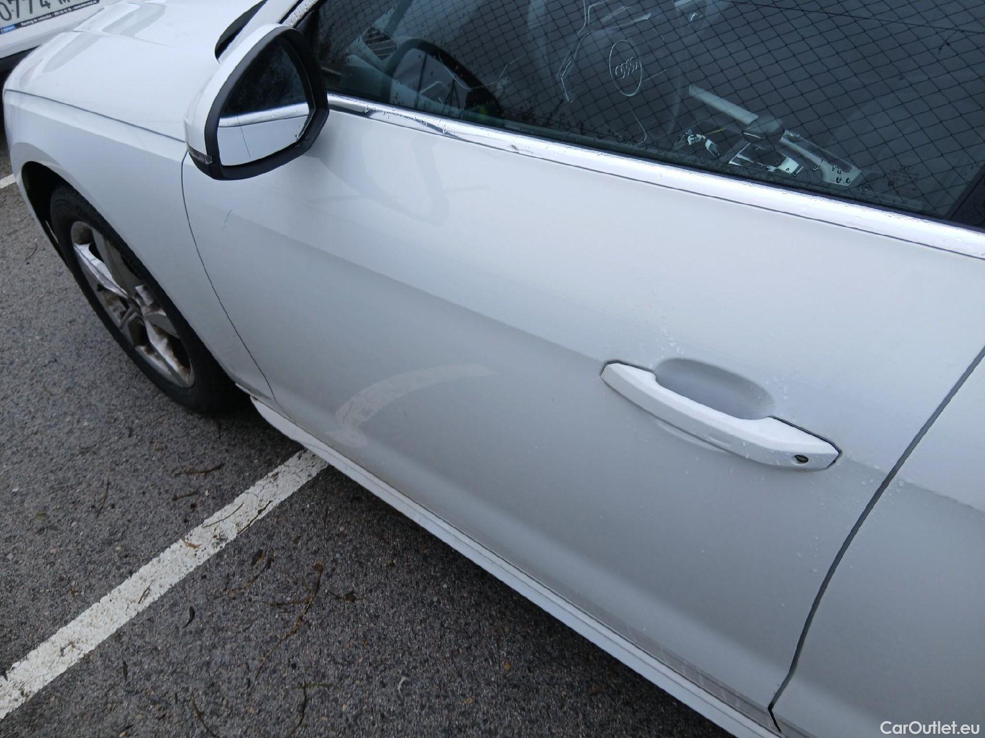  Audi  A4 AUDI  / 2019 / 5P / familiar Avant Advanced 35 TDI 120kW S tronic #12