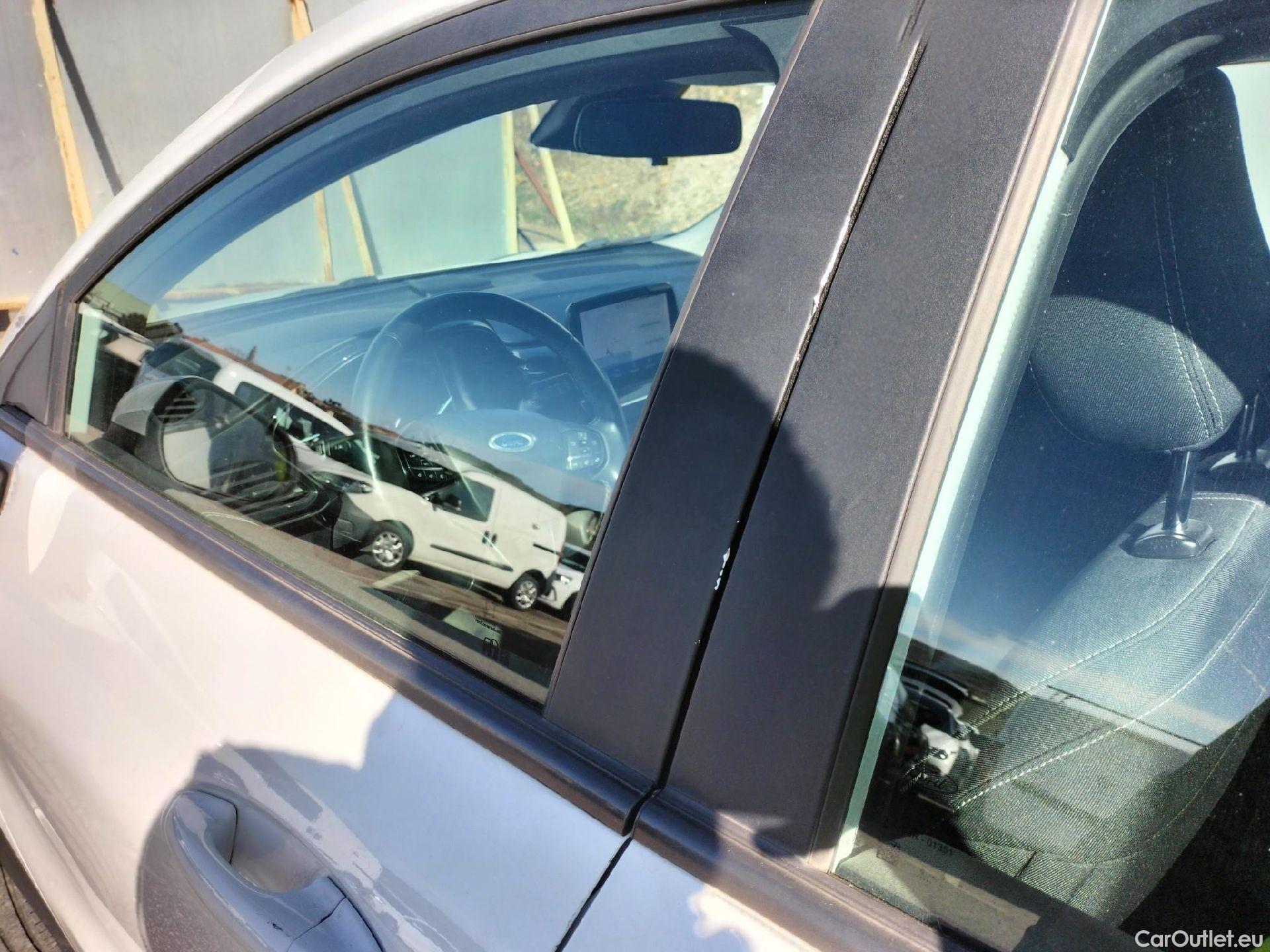  Ford  Puma FORD  / 2019 / 5P / todoterreno 1.0 EcoBoost 92kW (125cv) Titanium MHEV #30