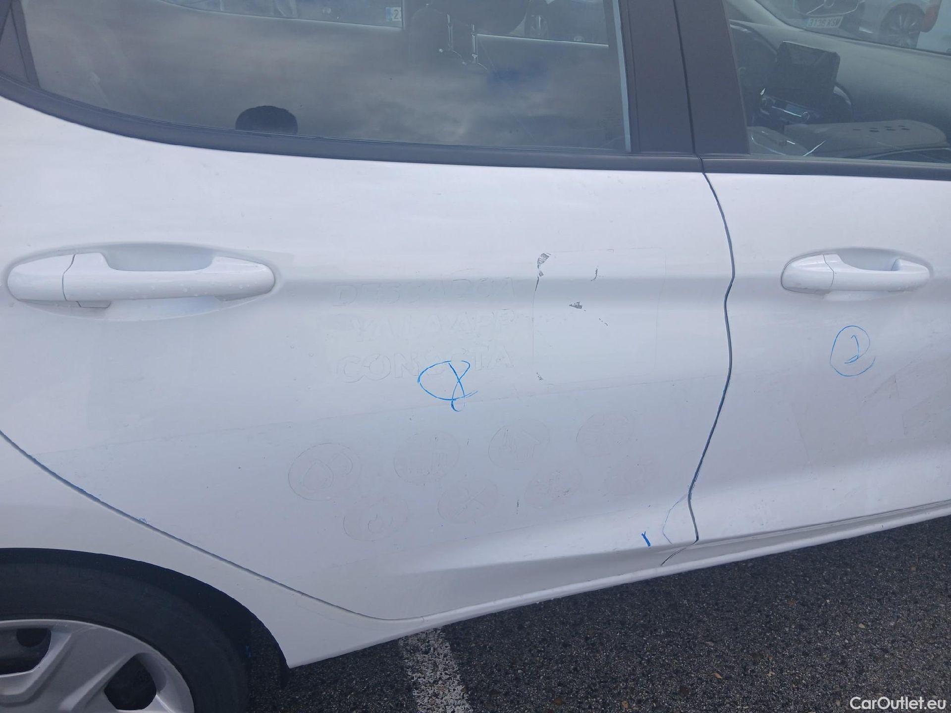  Ford  Fiesta FORD  / 2017 / 5P / berlina con portón 1.0 EcoBoost 70kW (95CV) Trend S/S 5p #28