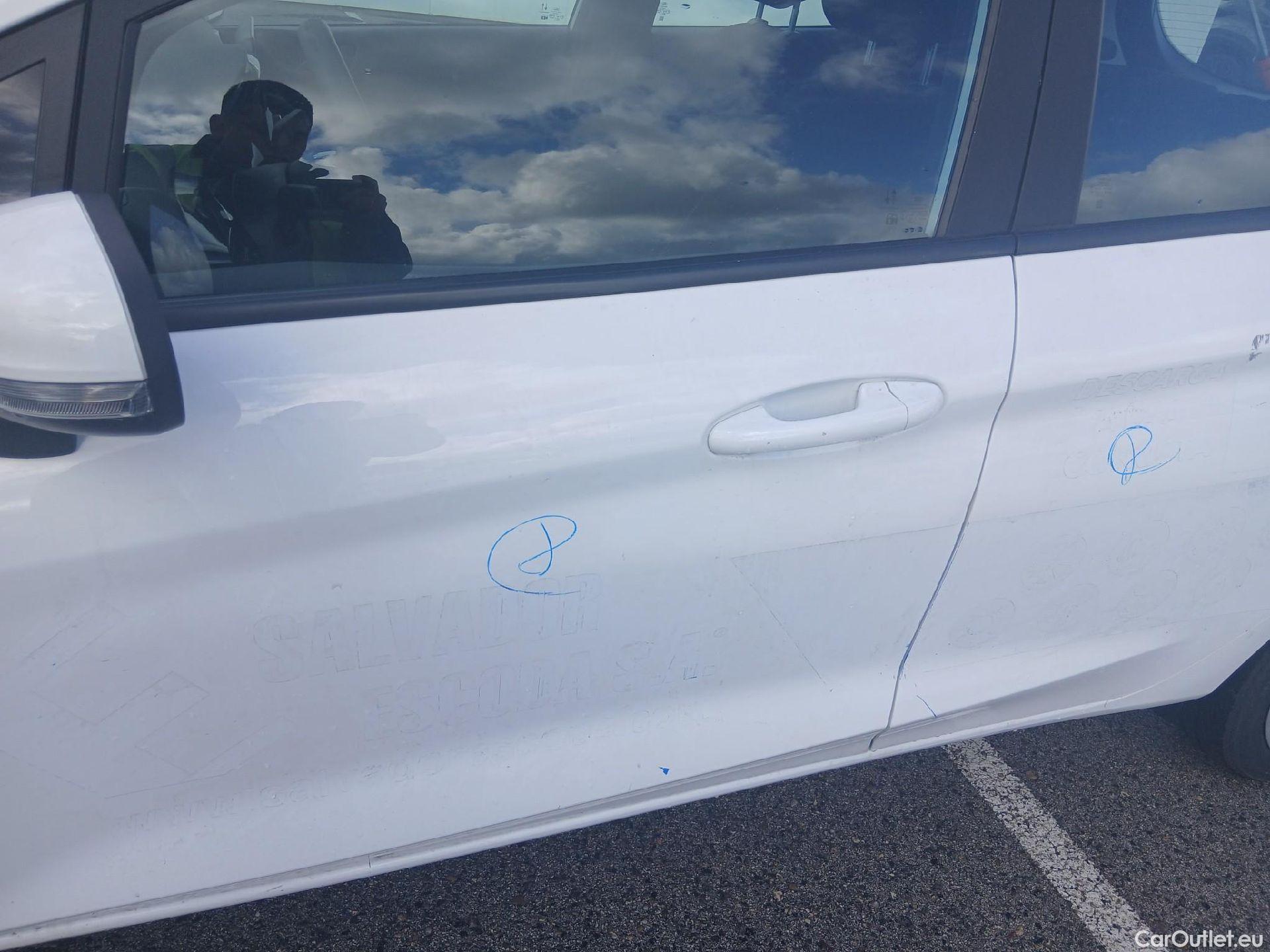  Ford  Fiesta FORD  / 2017 / 5P / berlina con portón 1.0 EcoBoost 70kW (95CV) Trend S/S 5p #21