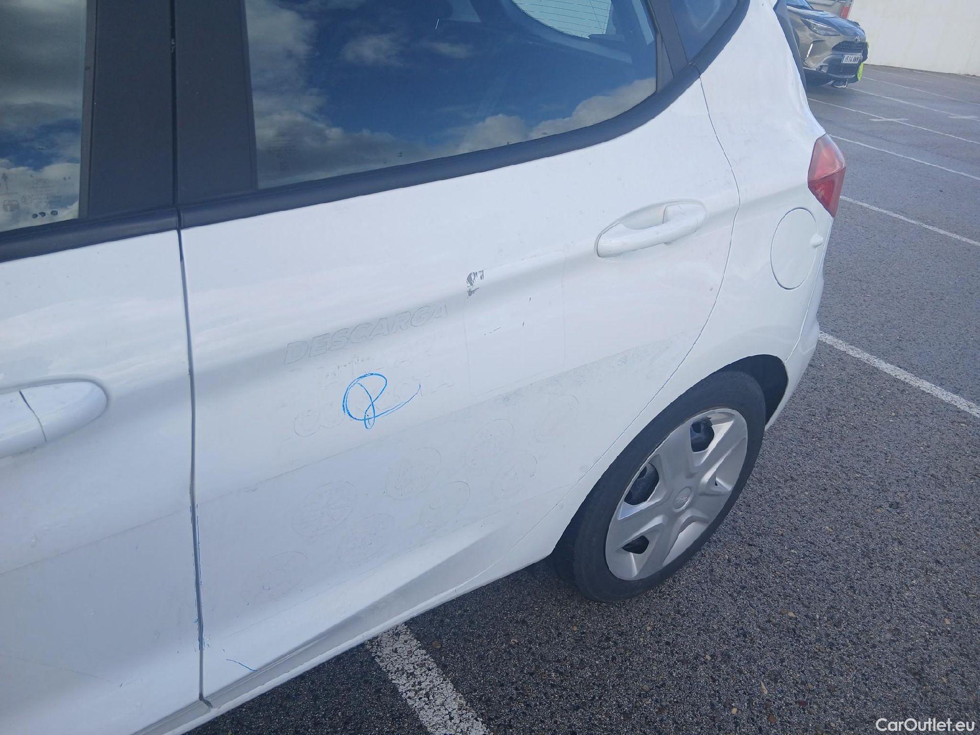  Ford  Fiesta FORD  / 2017 / 5P / berlina con portón 1.0 EcoBoost 70kW (95CV) Trend S/S 5p #22