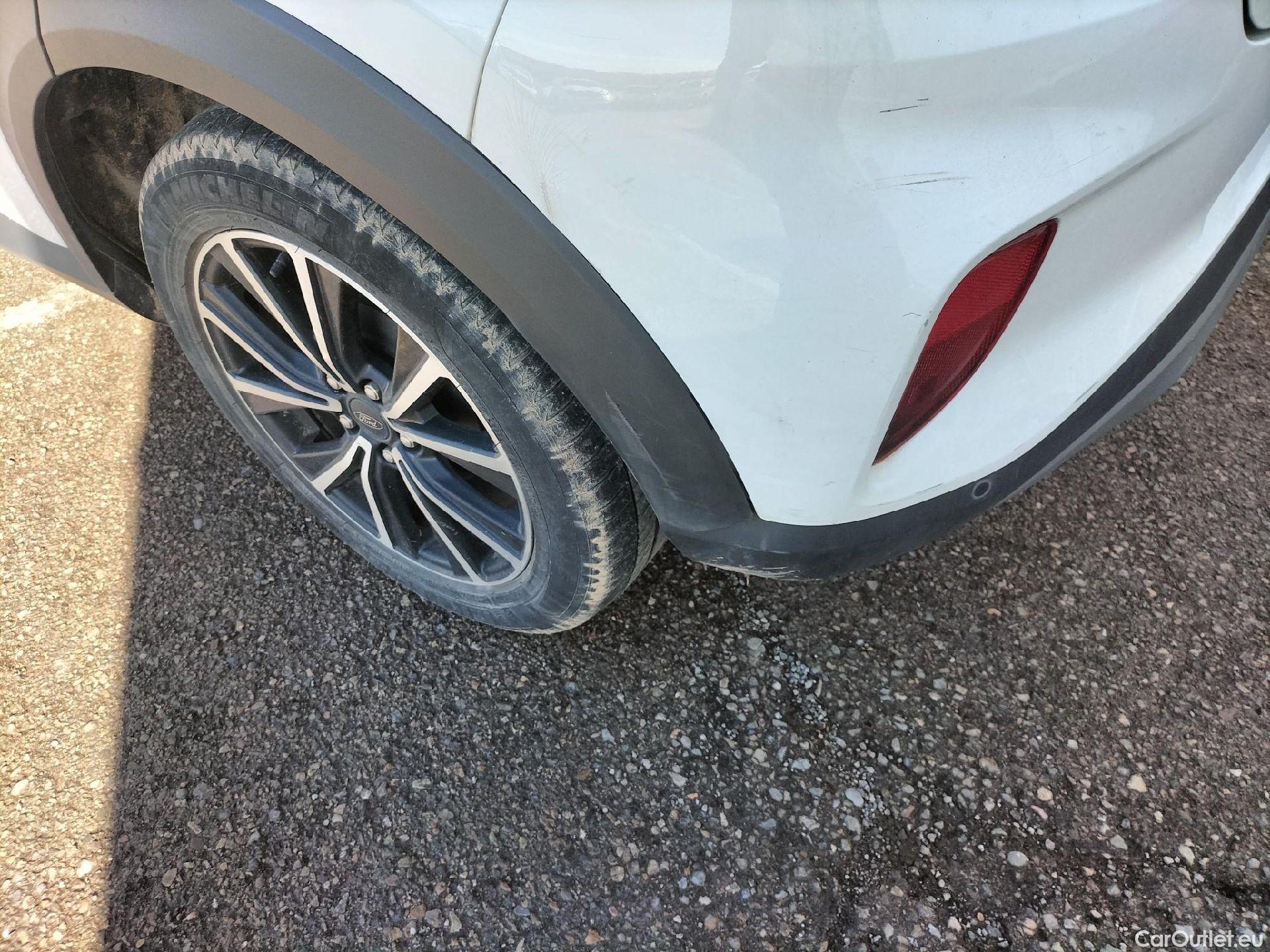  Ford  Puma FORD  / 2019 / 5P / todoterreno 1.0 EcoBoost 92kW (125cv) Titanium MHEV #40