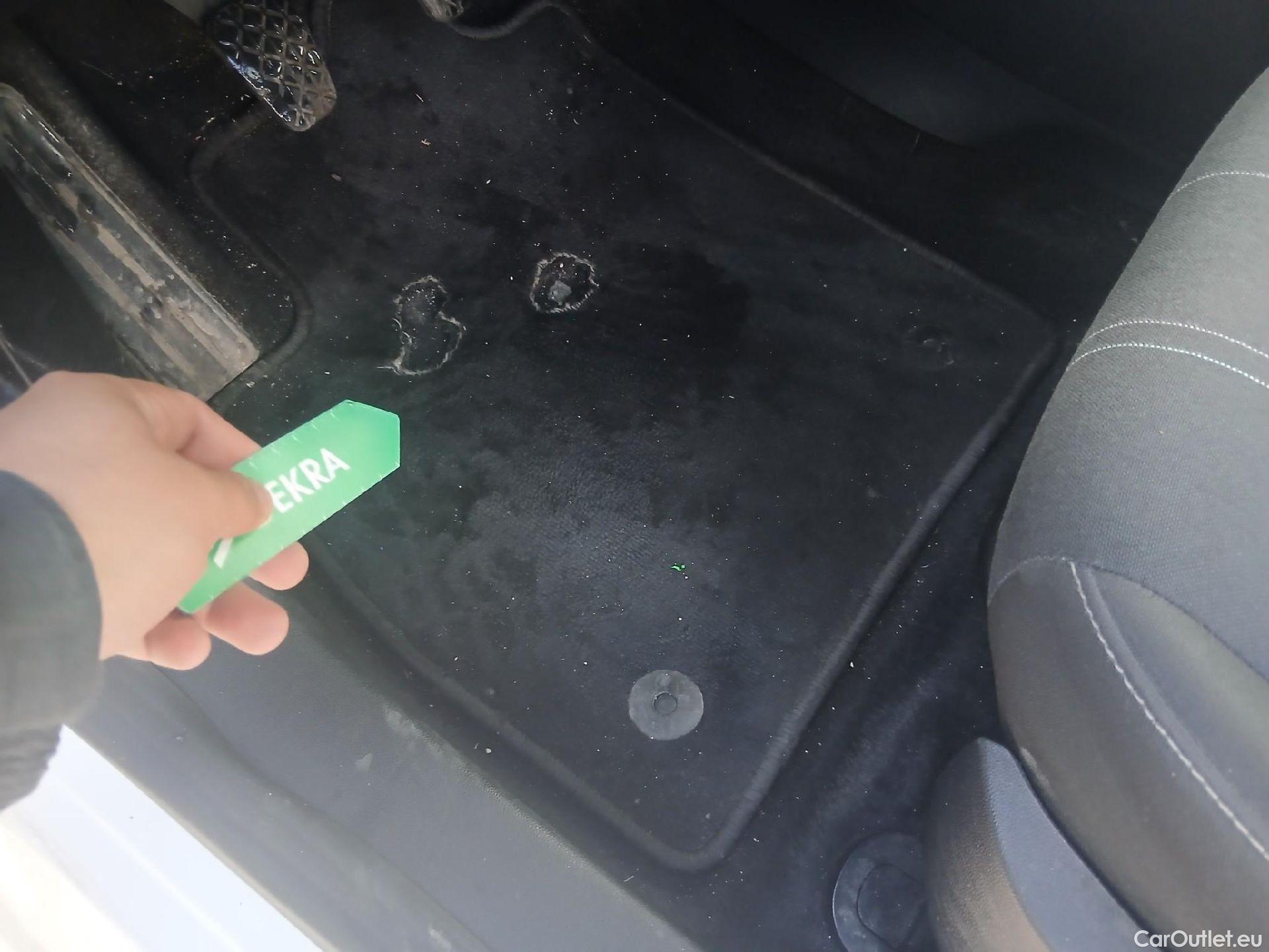  Ford  Fiesta FORD  / 2017 / 5P / berlina con portón 1.0 EcoBoost 70kW (95CV) Trend S/S 5p #5