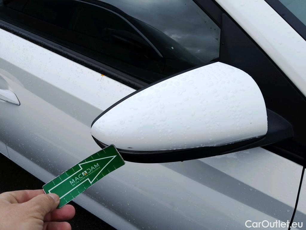  Hyundai  i20 HYUNDAI  / 2020 / 5P / berlina con portón 1.0 TGDI 74kW (100CV) 48V Essence #25