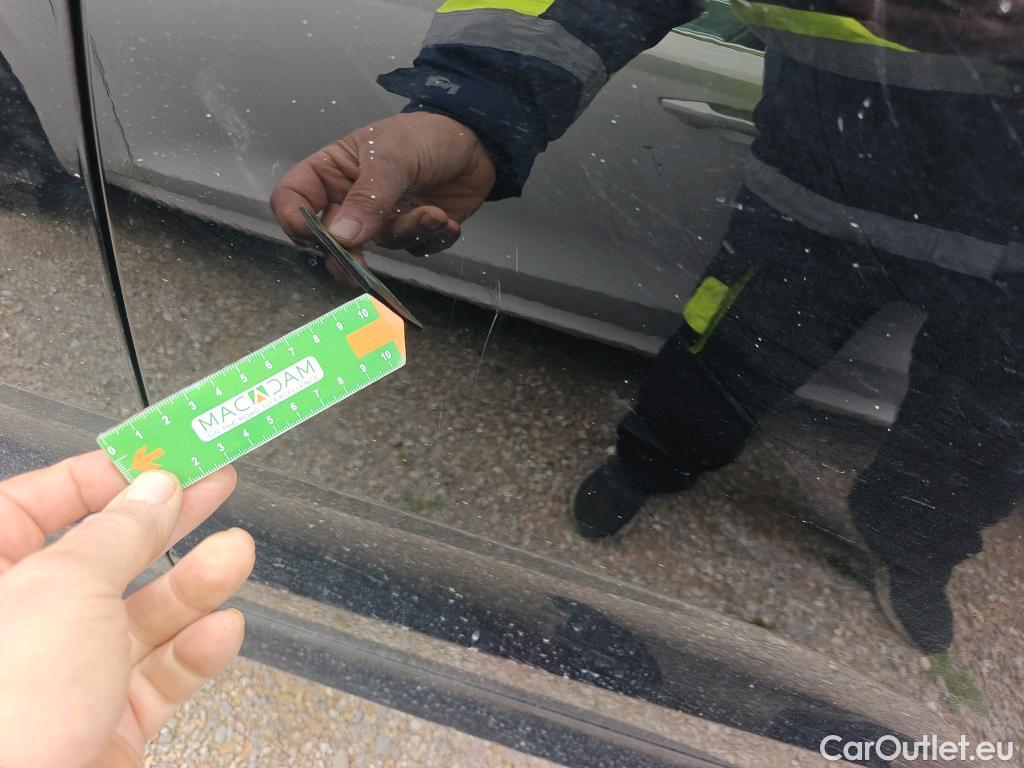  Volvo  XC60 VOLVO  / 2017 / 5P / todoterreno 2.0 B4 D Core Auto #4