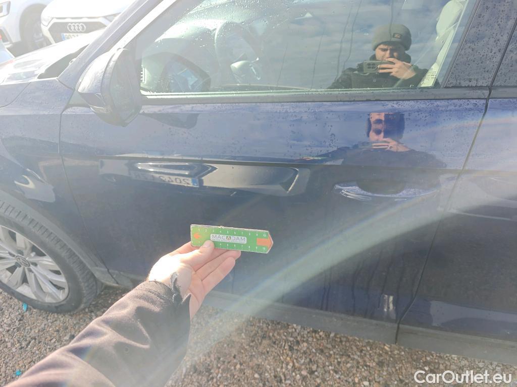  Volkswagen  T-ROC VOLKSWAGEN  / 2017 / 5P / todoterreno Advance 1.6 TDI 85kW (115CV) #24