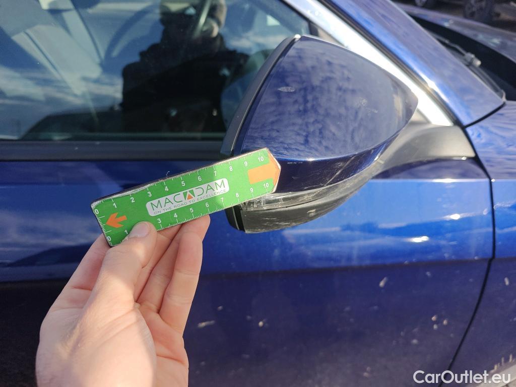  Volkswagen  T-ROC VOLKSWAGEN  / 2017 / 5P / todoterreno Advance 1.6 TDI 85kW (115CV) #49