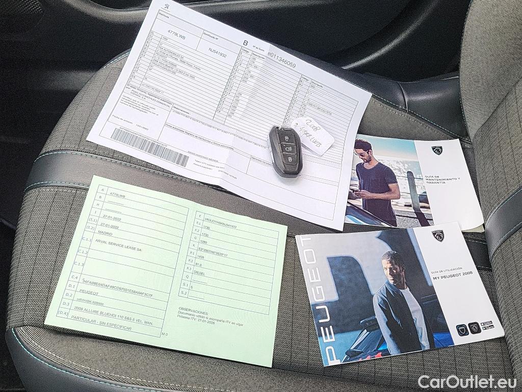  Peugeot  2008 PEUGEOT  / 2019 / 5P / todoterreno Allure BlueHDI 81kW (110CV) #2