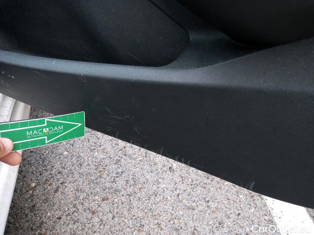  Peugeot  208 PEUGEOT  5p 1G berlina con portón 5P ACTIVE 1.6 BlueHDi 100 #15