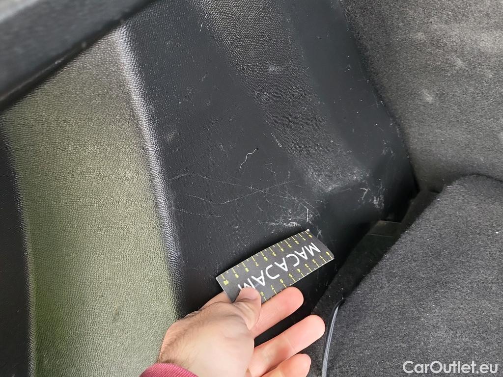  Peugeot  2008 PEUGEOT  / 2019 / 5P / todoterreno Allure BlueHDI 81kW (110CV) #18