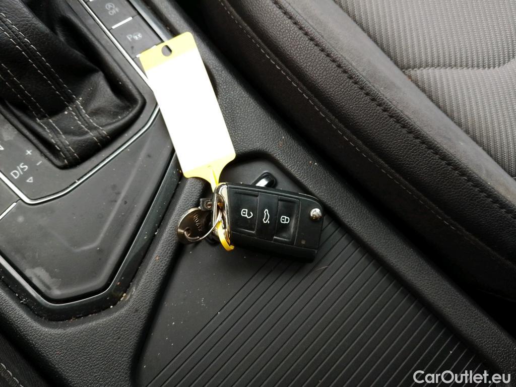  Volkswagen  Tiguan VOLKSWAGEN  Allspace / 2017 / 5P / todoterreno Sport 1.5 TSI 110kW (150CV) DSG #2