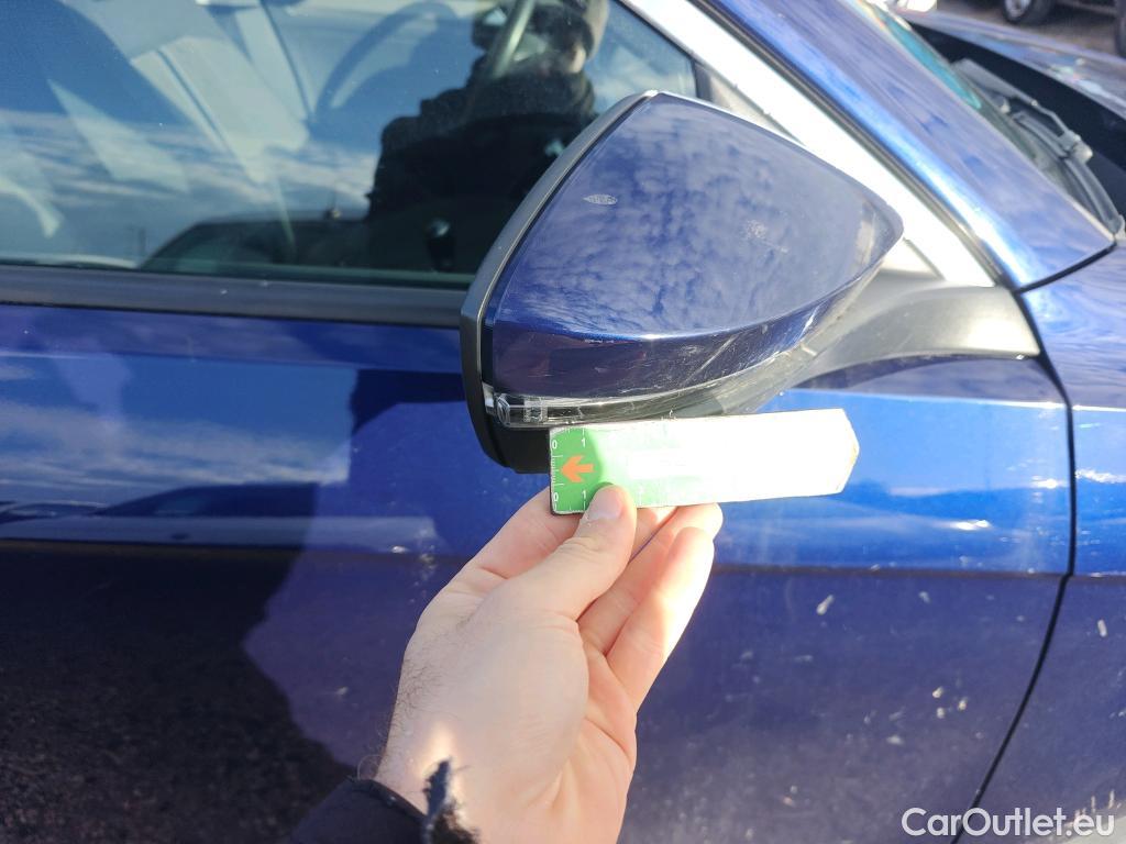  Volkswagen  T-ROC VOLKSWAGEN  / 2017 / 5P / todoterreno Advance 1.6 TDI 85kW (115CV) #48