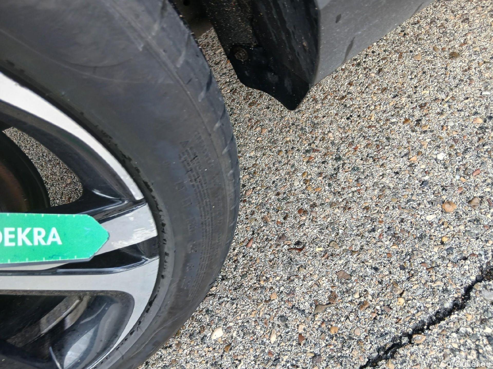  Toyota  C-HR TOYOTA  / 2019 / 5P / todoterreno 1.8 125H Advance #14