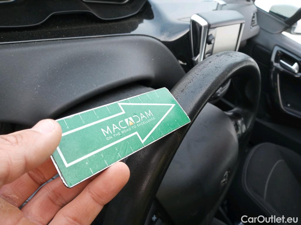  Peugeot  208 PEUGEOT  5p 1G berlina con portón 5P ACTIVE 1.6 BlueHDi 100 #18