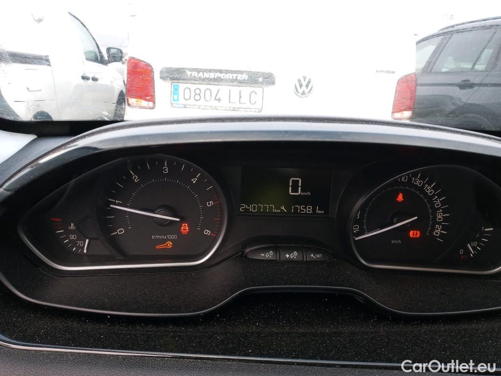  Peugeot  208 PEUGEOT  5p 1G berlina con portón 5P ACTIVE 1.6 BlueHDi 100 #27