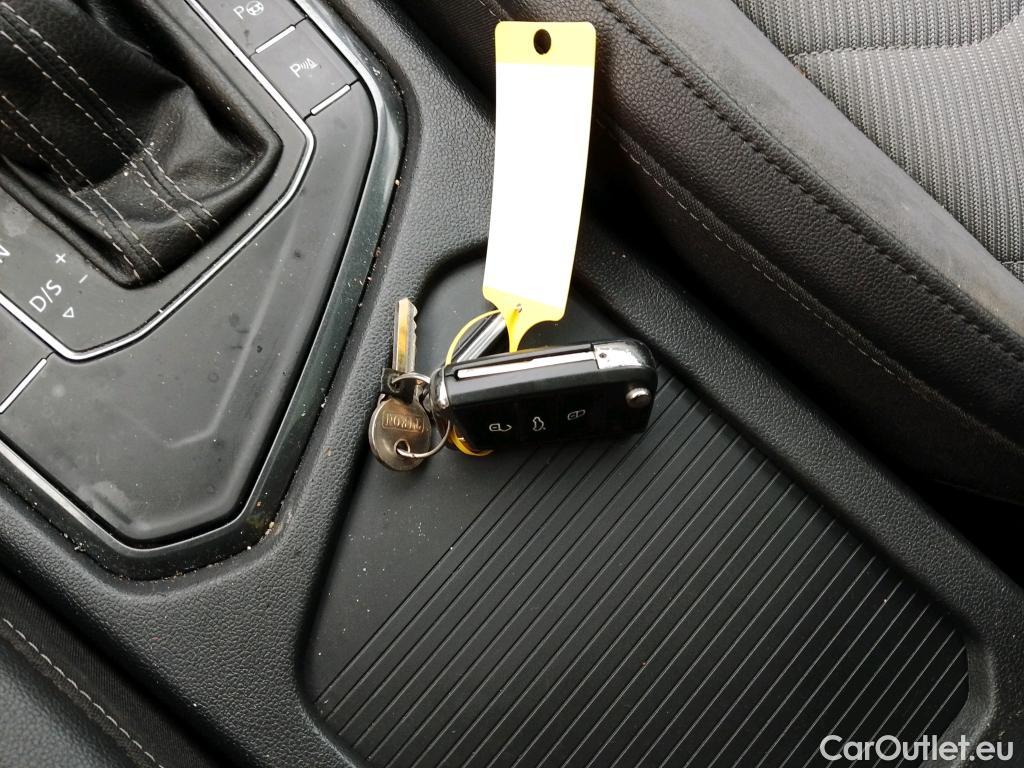  Volkswagen  Tiguan VOLKSWAGEN  Allspace / 2017 / 5P / todoterreno Sport 1.5 TSI 110kW (150CV) DSG #1