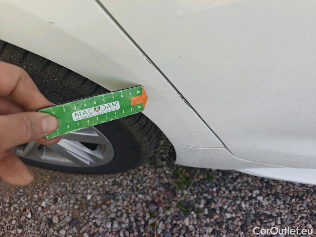  Toyota  Corolla TOYOTA  / 2019 / 5P / familiar 1.8 125H ACTIVE TECH E-CVT TOU SPORT #15