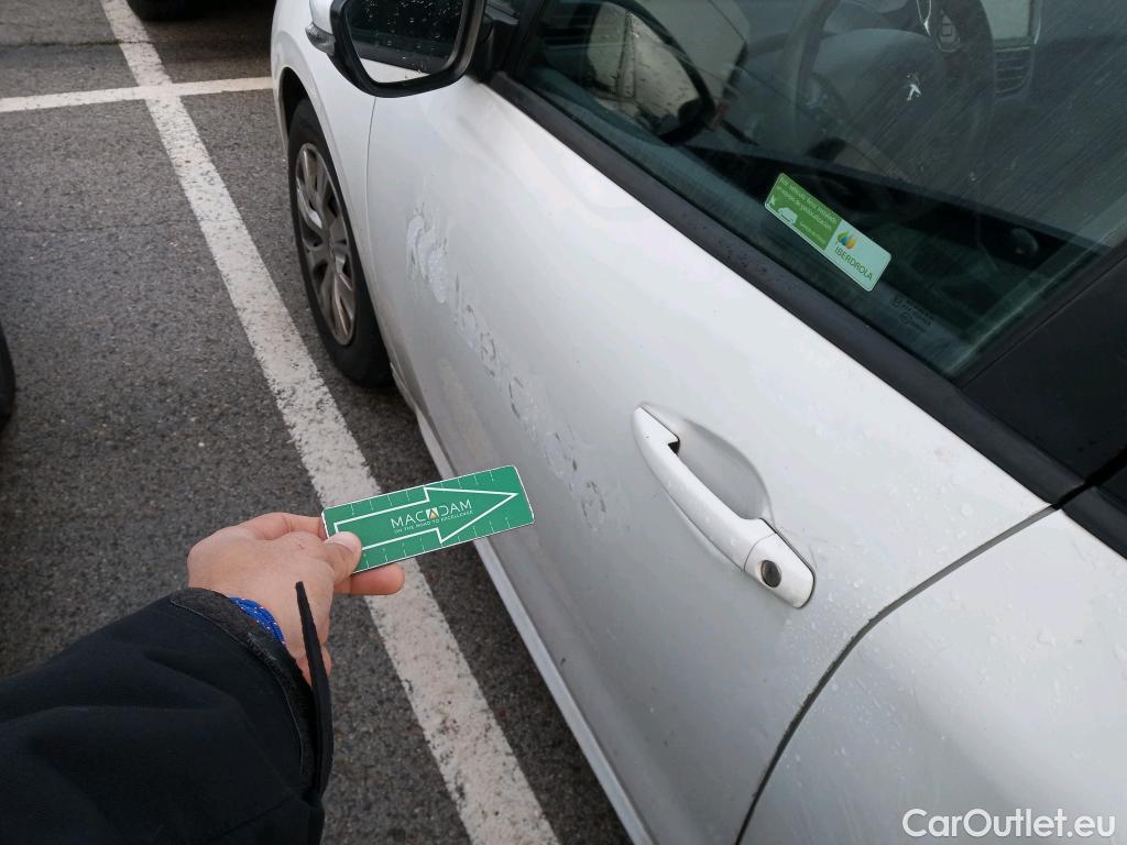  Peugeot  208 PEUGEOT  5p 1G berlina con portón 5P ACTIVE 1.6 BlueHDi 100 #10