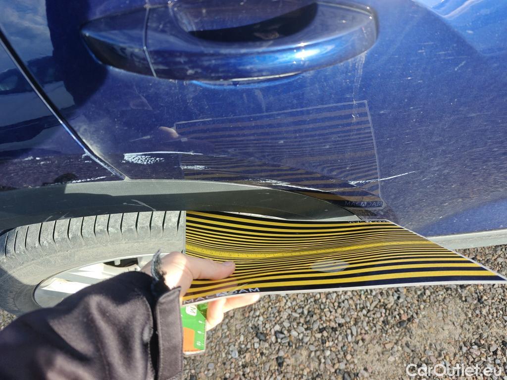  Volkswagen  T-ROC VOLKSWAGEN  / 2017 / 5P / todoterreno Advance 1.6 TDI 85kW (115CV) #6