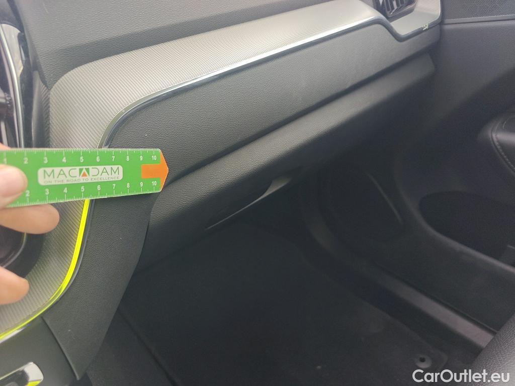  Volvo  XC60 VOLVO  / 2017 / 5P / todoterreno 2.0 B4 D Core Auto #8