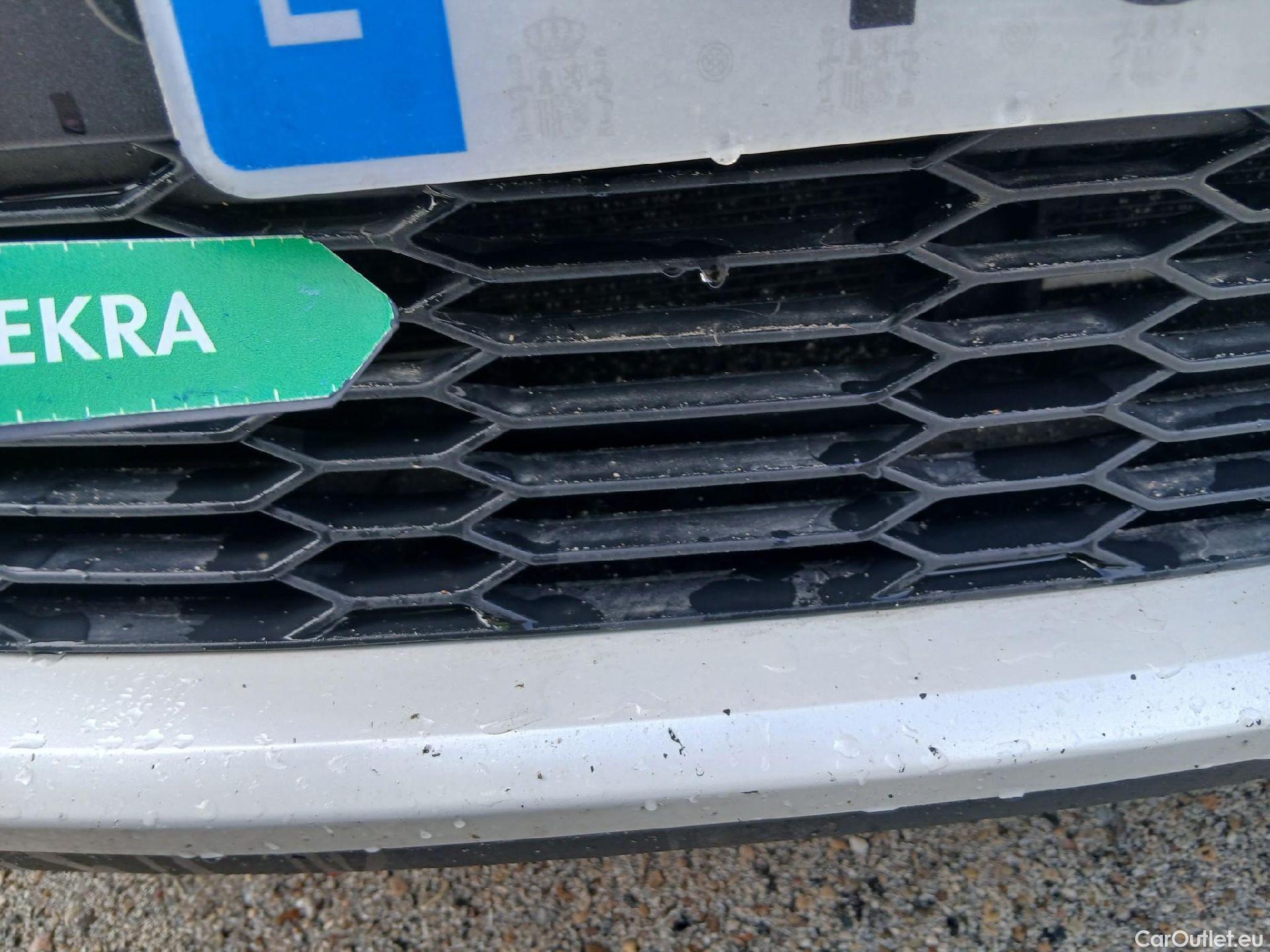  Toyota  C-HR TOYOTA  / 2019 / 5P / todoterreno 1.8 125H Advance #27