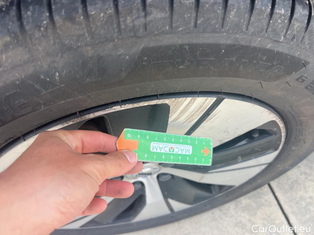  Volvo  XC 40 VOLVO XC40 / 2017 / 5P / todoterreno 1.5 T4 Twin Recharge Inscription Ex Auto #7