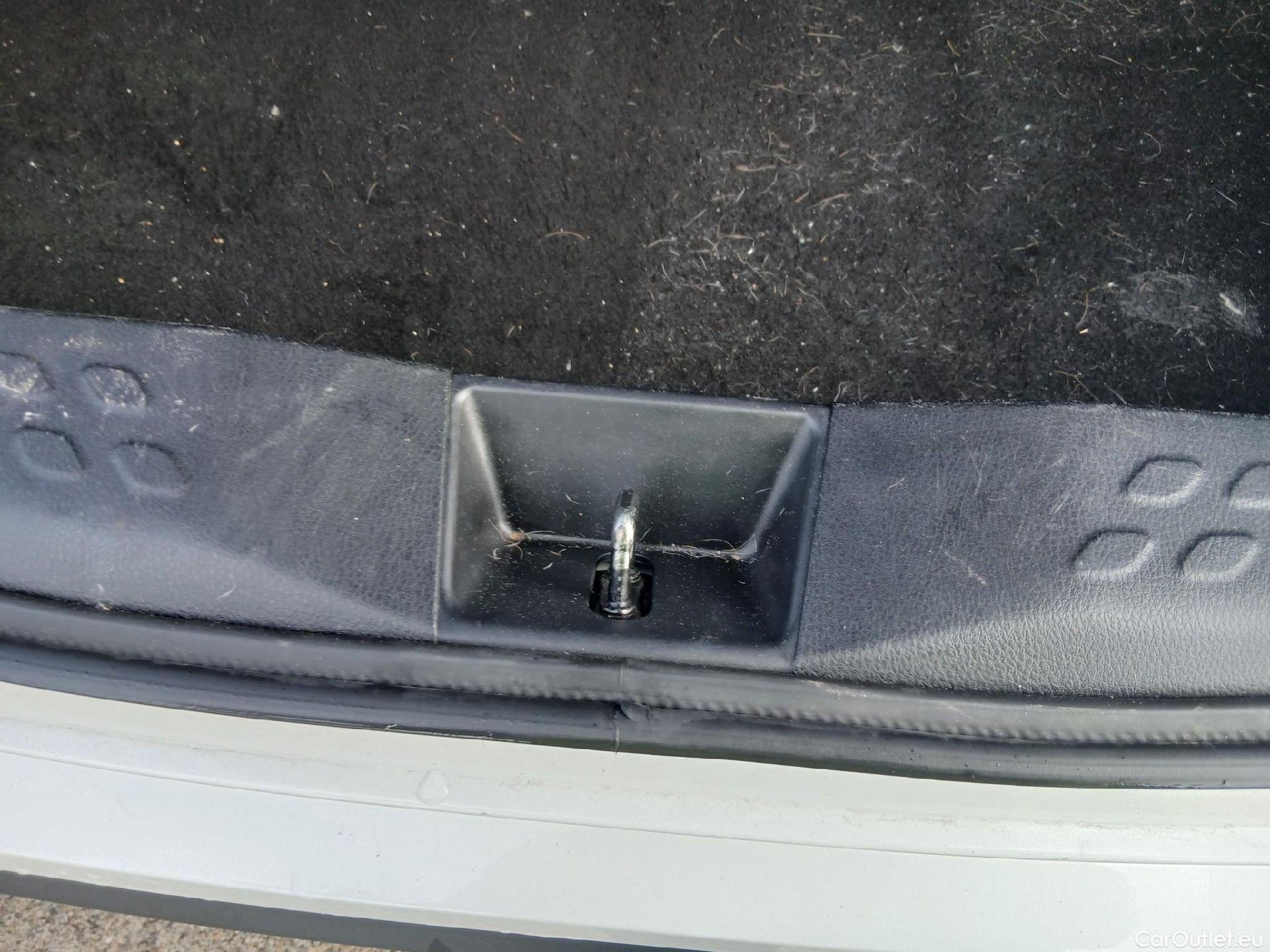  Toyota  C-HR TOYOTA  / 2019 / 5P / todoterreno 1.8 125H Advance #10