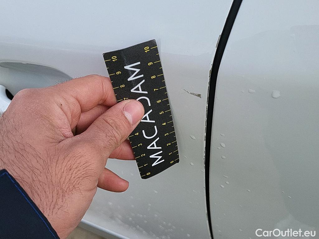  Peugeot  2008 PEUGEOT  / 2019 / 5P / todoterreno Allure BlueHDI 81kW (110CV) #12