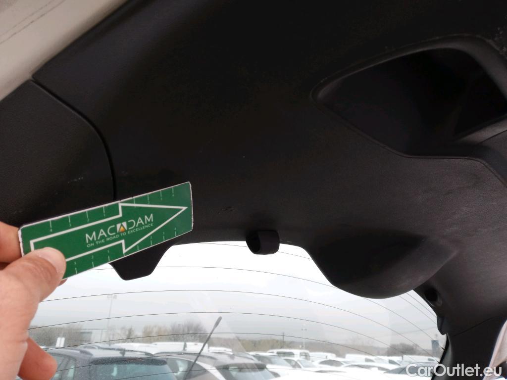  Peugeot  208 PEUGEOT  5p 1G berlina con portón 5P ACTIVE 1.6 BlueHDi 100 #12